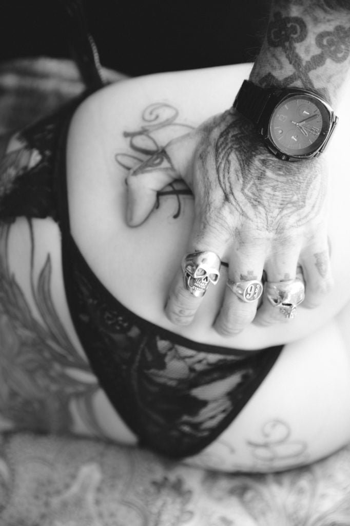 tattoos bodies sexy bodies couples boudoir I want you black and white photography 